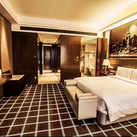 Royal Century Hotel Шанхай Екстериор снимка