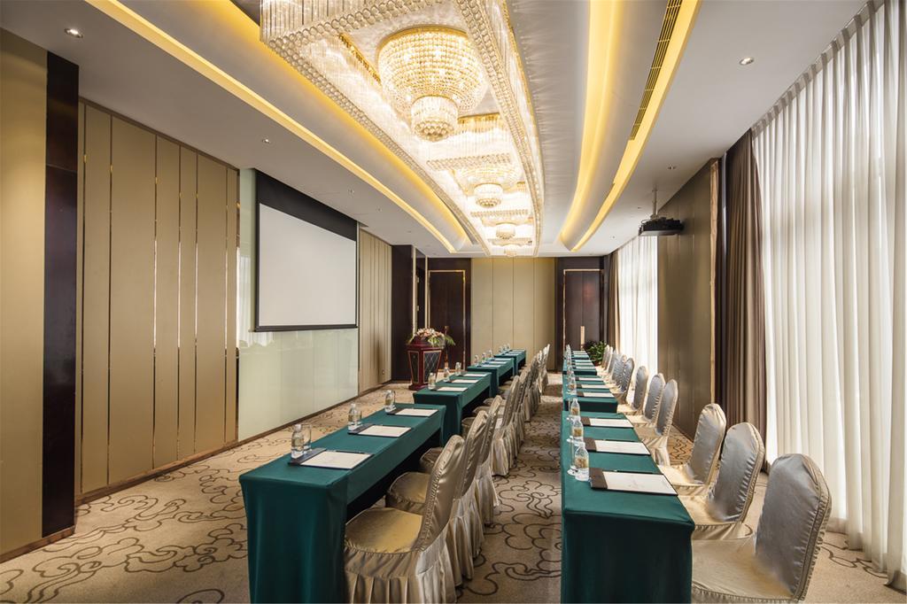 Royal Century Hotel Шанхай Екстериор снимка