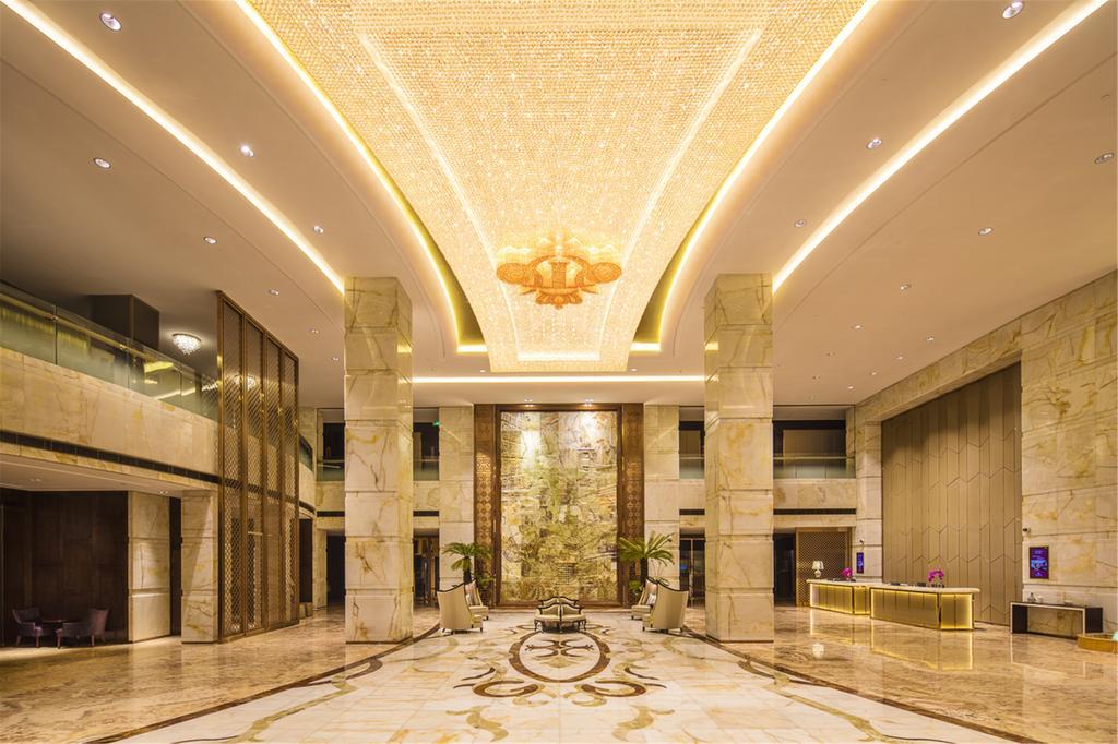 Royal Century Hotel Шанхай Екстериор снимка