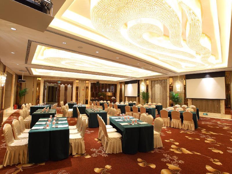 Royal Century Hotel Шанхай Екстериор снимка